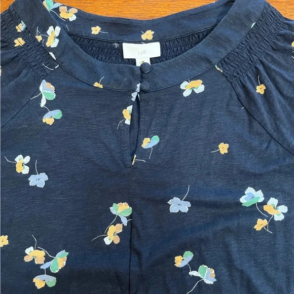 J Jill Sz S Navy Floral Smocked Peasant Blouse CottonTencel Keyhole Neckline - Picture 2 of 7